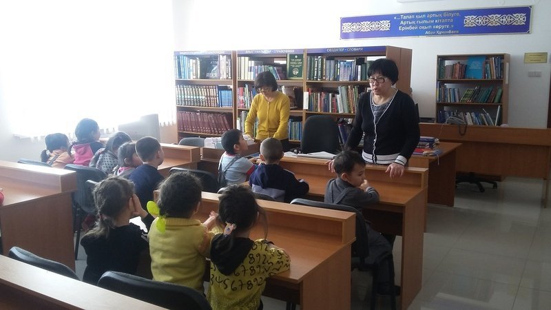 Экскурсия в детскую библиотеку поселка Ленинский